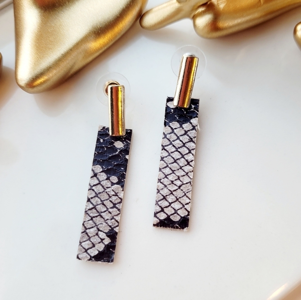 NWT LEATHER SNAKESKIN RECTANGLE GEOMETRIC EARRINGS